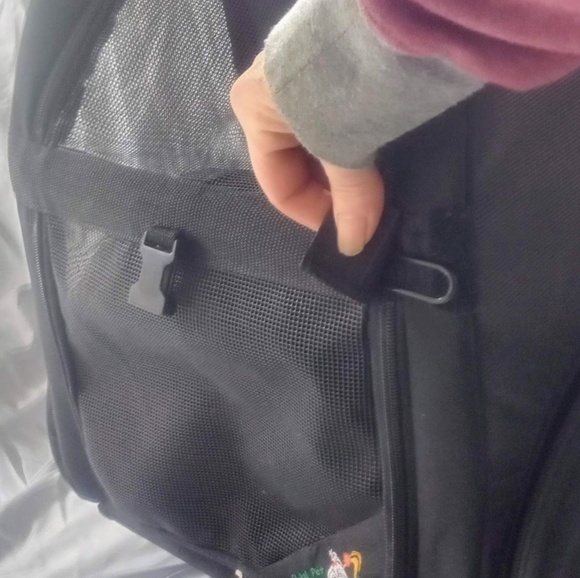 Global deluxe Backpack Pet Travel Carrier with Wheels  Approved by Most airlines - Picture 7 of 9